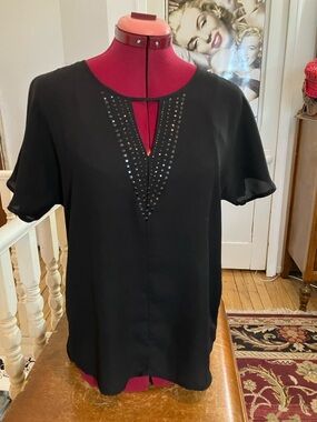 2/35$ Daniel Rainn Black Sleeveless Top with Subtle Embellishment